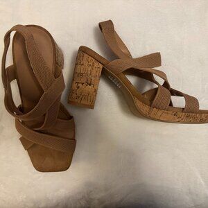 Stylish Cork Wedge Sandals – Tan Elastic Cross-Strap Design